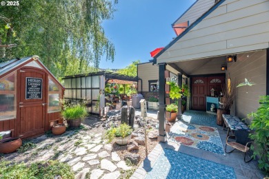 Nestled at the end of a quiet dead-end road, this beautifully on Prineville Golf and Country Club in Oregon - for sale on GolfHomes.com, golf home, golf lot