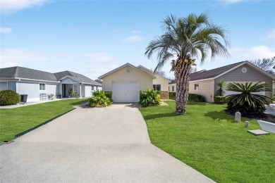 Get ready to pack your bags because this gem is MOVE-IN READY! on Ocala Palms Golf and Country Club in Florida - for sale on GolfHomes.com, golf home, golf lot