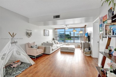 Beautiful 2BR/2BA condo in Whitehall at Pine Island Ridge, Davie on Pine Island Ridge Country Club in Florida - for sale on GolfHomes.com, golf home, golf lot