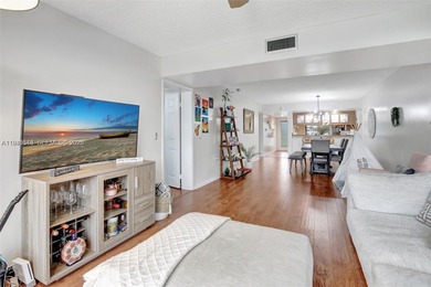 Beautiful 2BR/2BA condo in Whitehall at Pine Island Ridge, Davie on Pine Island Ridge Country Club in Florida - for sale on GolfHomes.com, golf home, golf lot