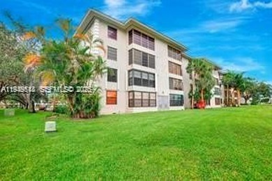 Beautiful 2BR/2BA condo in Whitehall at Pine Island Ridge, Davie on Pine Island Ridge Country Club in Florida - for sale on GolfHomes.com, golf home, golf lot