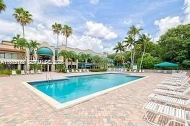 Beautiful 2BR/2BA condo in Whitehall at Pine Island Ridge, Davie on Pine Island Ridge Country Club in Florida - for sale on GolfHomes.com, golf home, golf lot