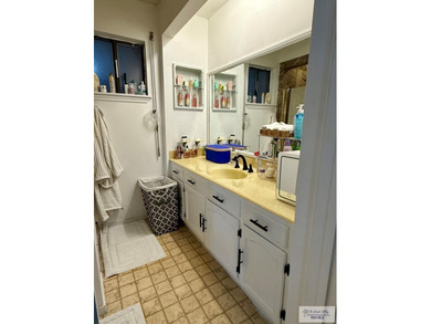 Beautiful 3-bedroom, 3.5 bath home in Brownsville Country Club on Brownsville Golf Center in Texas - for sale on GolfHomes.com, golf home, golf lot