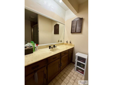 Beautiful 3-bedroom, 3.5 bath home in Brownsville Country Club on Brownsville Golf Center in Texas - for sale on GolfHomes.com, golf home, golf lot