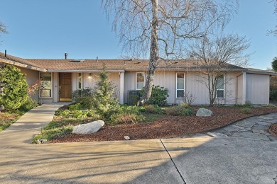 This beautifully maintained 3-bedroom, 2.5-bath single-level on Oak Knoll Golf Course in Oregon - for sale on GolfHomes.com, golf home, golf lot