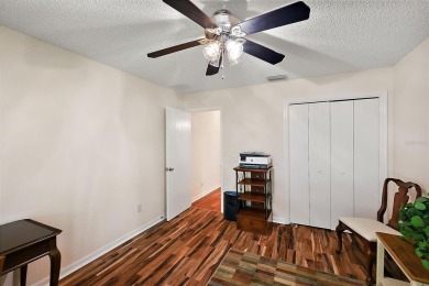 FANTASTIC TURNKEY 3/2 Amarillo with SPACIOUS UNDER-AIR BONUS on The Links of Spruce Creek in Florida - for sale on GolfHomes.com, golf home, golf lot