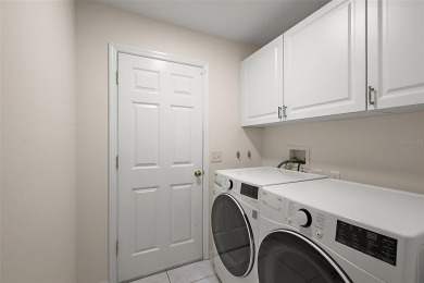 FANTASTIC TURNKEY 3/2 Amarillo with SPACIOUS UNDER-AIR BONUS on The Links of Spruce Creek in Florida - for sale on GolfHomes.com, golf home, golf lot