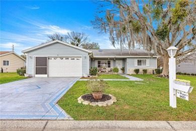 Minutes to the Villages and shopping. ! Move-in ready Dogwood on The Links of Spruce Creek in Florida - for sale on GolfHomes.com, golf home, golf lot