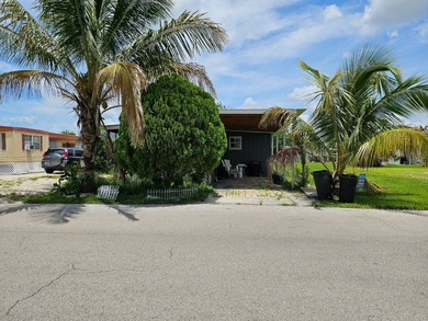 "Cash Sale preferred" Seller is motivated and open to on Sabal Springs Golf and Racquet Club in Florida - for sale on GolfHomes.com, golf home, golf lot