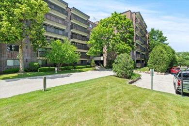 Don't miss this exceptional opportunity to own a 2-bedroom on Heather Ridge Golf Club in Illinois - for sale on GolfHomes.com, golf home, golf lot