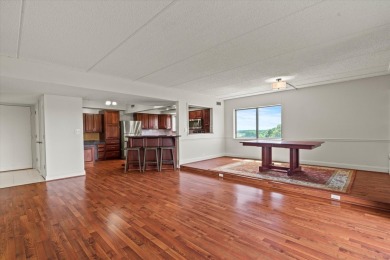 Don't miss this exceptional opportunity to own a 2-bedroom on Heather Ridge Golf Club in Illinois - for sale on GolfHomes.com, golf home, golf lot