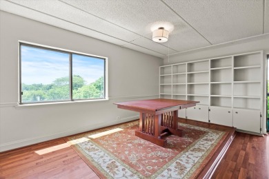 Don't miss this exceptional opportunity to own a 2-bedroom on Heather Ridge Golf Club in Illinois - for sale on GolfHomes.com, golf home, golf lot
