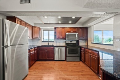 Don't miss this exceptional opportunity to own a 2-bedroom on Heather Ridge Golf Club in Illinois - for sale on GolfHomes.com, golf home, golf lot