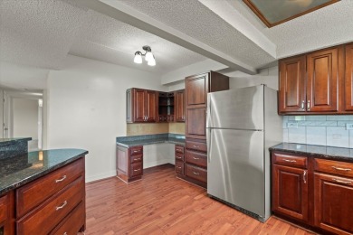 Don't miss this exceptional opportunity to own a 2-bedroom on Heather Ridge Golf Club in Illinois - for sale on GolfHomes.com, golf home, golf lot