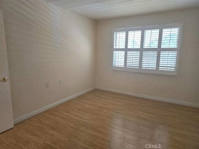 GREAT LOCATION WITH FANTASTIC VIEW!  Spacious 2 bed & 1.75 bath on Leisure Village Par 3 Golf Course in California - for sale on GolfHomes.com, golf home, golf lot