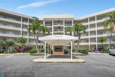 QUIET COZY RARELY AVAILABLE 2/2 KING OVERSIZED PENTHOUSE W/ENCL on Palm-Aire Country Club and Resort - The Oaks in Florida - for sale on GolfHomes.com, golf home, golf lot