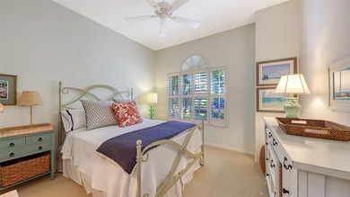 Under contract-accepting backup offers. Enjoy luxurious comfort on University Park Country Club in Florida - for sale on GolfHomes.com, golf home, golf lot