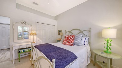 Under contract-accepting backup offers. Enjoy luxurious comfort on University Park Country Club in Florida - for sale on GolfHomes.com, golf home, golf lot