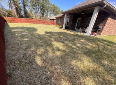Patio Home near golf course. Blinds included. Vinyl plank on Mystic Creek Golf Club in Arkansas - for sale on GolfHomes.com, golf home, golf lot