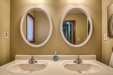 Charming 3 bed/3 bath home in a quiet area of Hot Springs on DeSoto Golf Course in Arkansas - for sale on GolfHomes.com, golf home, golf lot