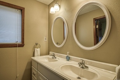 Charming 3 bed/3 bath home in a quiet area of Hot Springs on DeSoto Golf Course in Arkansas - for sale on GolfHomes.com, golf home, golf lot