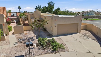 Welcome to easy Arizona living in this 2 bedroom, 2 bath home on The Lakes at Ahwatukee in Arizona - for sale on GolfHomes.com, golf home, golf lot