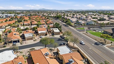 Welcome to easy Arizona living in this 2 bedroom, 2 bath home on The Lakes at Ahwatukee in Arizona - for sale on GolfHomes.com, golf home, golf lot