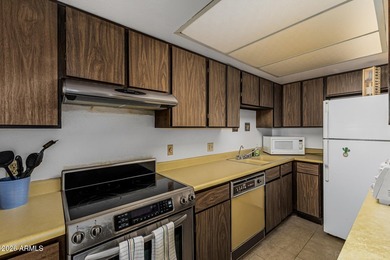 Fantastic opportunity to own this charming condo unit in the on Scottsdale Shadows in Arizona - for sale on GolfHomes.com, golf home, golf lot