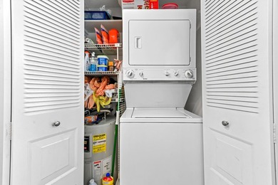 Discover this bright and beautifully maintained 2-bedroom on Oriole Golf and Tennis Club in Florida - for sale on GolfHomes.com, golf home, golf lot