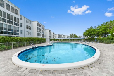 Discover this bright and beautifully maintained 2-bedroom on  in Florida - for sale on GolfHomes.com, golf home, golf lot