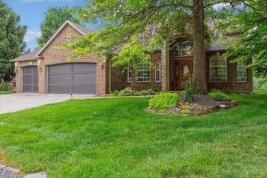 You've got to see this beautiful 2 story home in Rivercut! on Rivercut Golf Course in Missouri - for sale on GolfHomes.com, golf home, golf lot