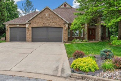 You've got to see this beautiful 2 story home in Rivercut! on Rivercut Golf Course in Missouri - for sale on GolfHomes.com, golf home, golf lot