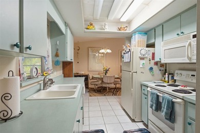 2 bedroom, 2 bathroom home built in 1998 featuring a split floor on Oyster Creek Golf Club in Florida - for sale on GolfHomes.com, golf home, golf lot