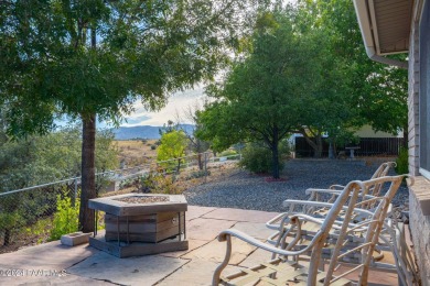 Beautifully maintained home in Prescott Country Club! 3 bedrooms on Prescott Golf and Country Club in Arizona - for sale on GolfHomes.com, golf home, golf lot