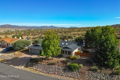 Beautifully maintained home in Prescott Country Club! 3 bedrooms on Prescott Golf and Country Club in Arizona - for sale on GolfHomes.com, golf home, golf lot