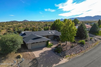 Beautifully maintained home in Prescott Country Club! 3 bedrooms on Prescott Golf and Country Club in Arizona - for sale on GolfHomes.com, golf home, golf lot