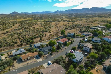 Beautifully maintained home in Prescott Country Club! 3 bedrooms on Prescott Golf and Country Club in Arizona - for sale on GolfHomes.com, golf home, golf lot