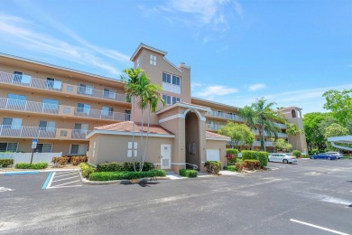 IMPACT GLASS WINDOWS THROUGHOUTA/C 2021CORAL LAKES--SUPER ACTIVE on Villa Del Ray Golf Club in Florida - for sale on GolfHomes.com, golf home, golf lot