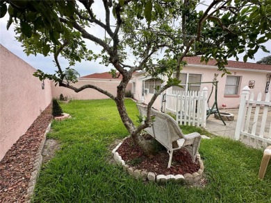 Bond Paid! Motivated Sellers! Move-In Ready Courtyard Villa in on El Diablo Executive Golf Course in Florida - for sale on GolfHomes.com, golf home, golf lot