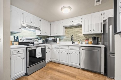 SEE AGENT REMARKS!  This 3 bedroom/2 Bath Townhouse is located on DeSoto Golf Course in Arkansas - for sale on GolfHomes.com, golf home, golf lot