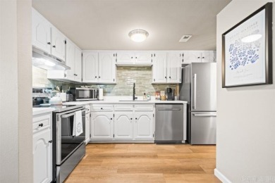 SEE AGENT REMARKS!  This 3 bedroom/2 Bath Townhouse is located on DeSoto Golf Course in Arkansas - for sale on GolfHomes.com, golf home, golf lot