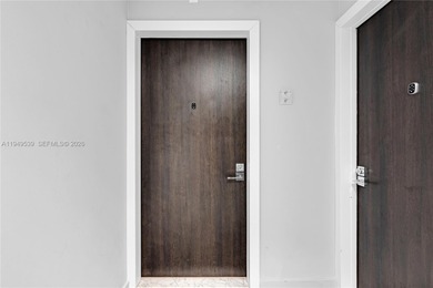 EXCEPTIONAL AVENTURA LIVING OVERLOOKING TURNBERRY GOLF COURSE on Turnberry Isle Resort and Club in Florida - for sale on GolfHomes.com, golf home, golf lot