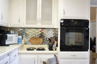 Welcome to 1664 Thunderbird Drive, Unit 17I -- a delightful on Leisure World Seal Beach Golf Course in California - for sale on GolfHomes.com, golf home, golf lot