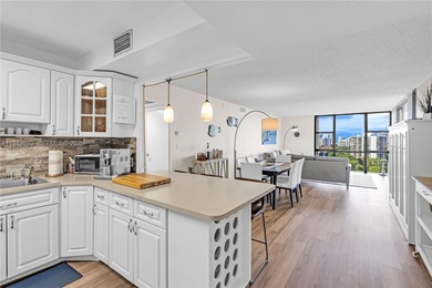 EXCEPTIONAL AVENTURA LIVING OVERLOOKING TURNBERRY GOLF COURSE on Turnberry Isle Resort and Club in Florida - for sale on GolfHomes.com, golf home, golf lot