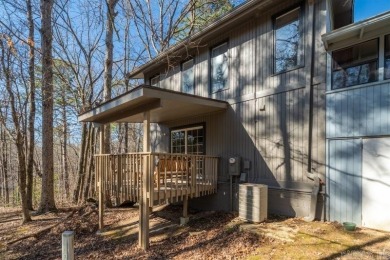 SEE AGENT REMARKS!  This 3 bedroom/2 Bath Townhouse is located on DeSoto Golf Course in Arkansas - for sale on GolfHomes.com, golf home, golf lot