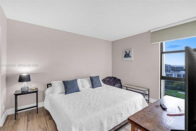 EXCEPTIONAL AVENTURA LIVING OVERLOOKING TURNBERRY GOLF COURSE on Turnberry Isle Resort and Club in Florida - for sale on GolfHomes.com, golf home, golf lot