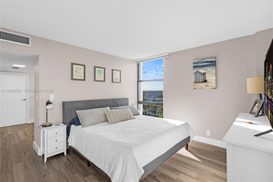 EXCEPTIONAL AVENTURA LIVING OVERLOOKING TURNBERRY GOLF COURSE on Turnberry Isle Resort and Club in Florida - for sale on GolfHomes.com, golf home, golf lot