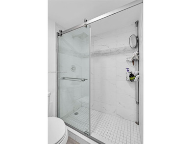 EXCEPTIONAL AVENTURA LIVING OVERLOOKING TURNBERRY GOLF COURSE on Turnberry Isle Resort and Club in Florida - for sale on GolfHomes.com, golf home, golf lot