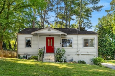 This adorable bungalow overlooks the Charlie Yates golf course on Charlie Yates Golf Course in Georgia - for sale on GolfHomes.com, golf home, golf lot