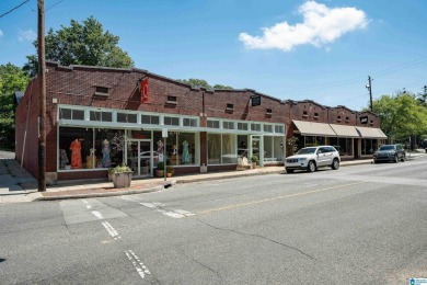 Check out this move-in ready condo in the heart of Forest Park on Highland Park Golf Course in Alabama - for sale on GolfHomes.com, golf home, golf lot